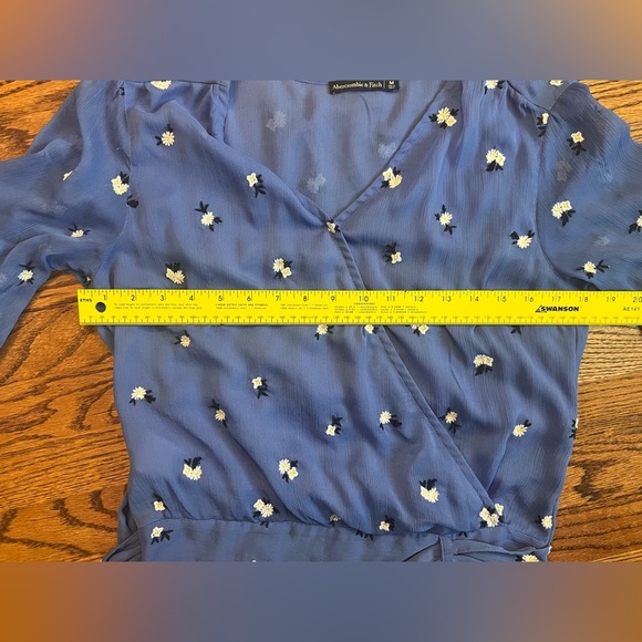 Abercrombie & Fitch Cornflower Blue Wrap Top
Size: Medium - Picture 9 of 9
